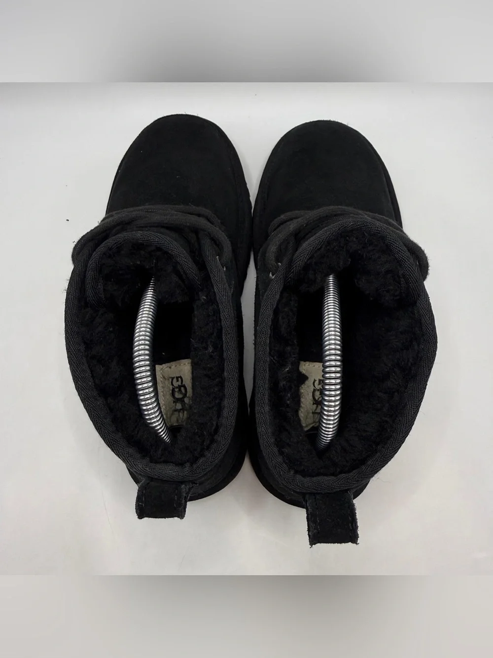 UGG Neumel Men’s Size 8 Black Suede Shearling Lace Up Chukka Boots